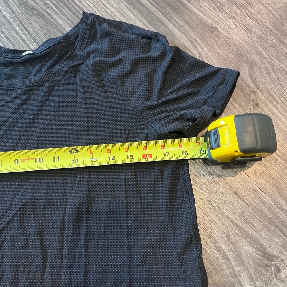 Lululemon Tie TShirt - Picture 5 of 5